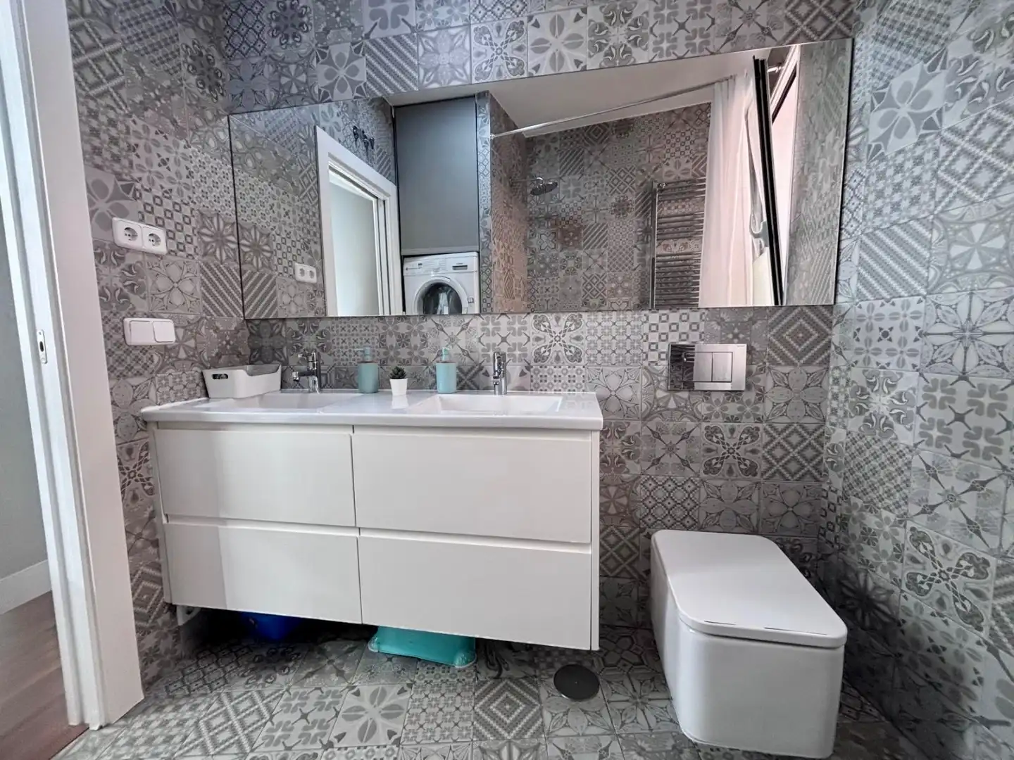Badezimmer von Dachboden zum Verkauf in  Madrid Capital mit Klimaanlage, Terrasse und Balkon