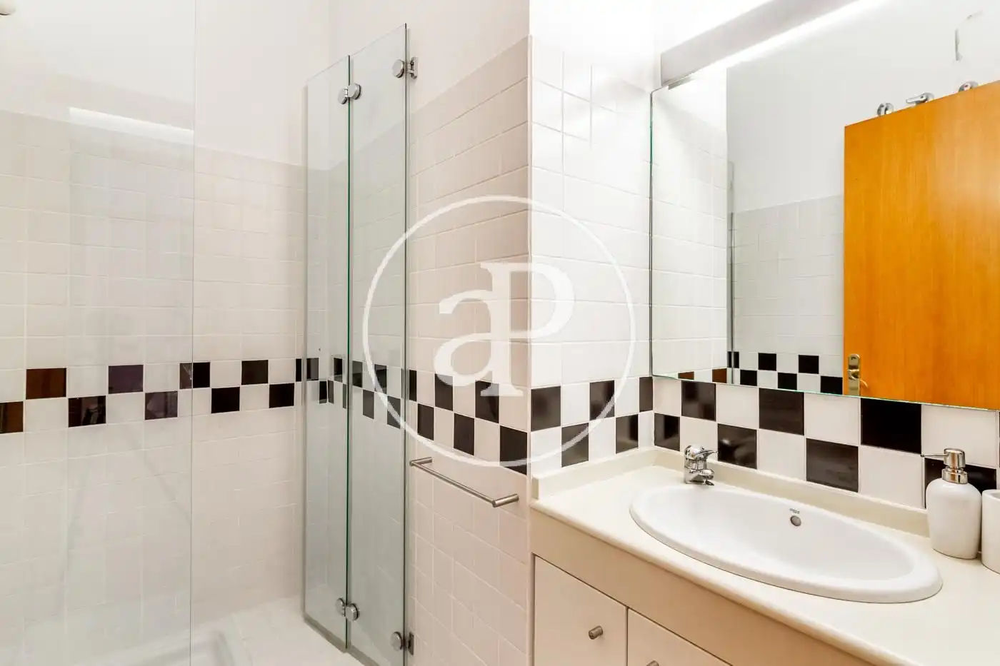 Baño de Piso en venta en Valencia con Aire acondicionado, Calefacción y Balcón