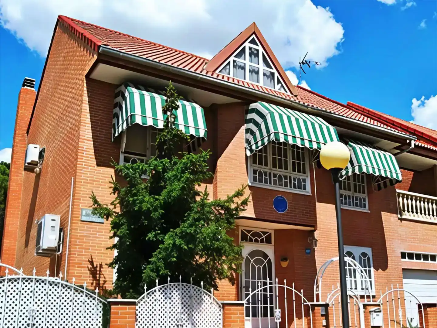 Exterior view of Flat for sale in Getafe  with Air Conditioner, Swimming Pool and Balcony