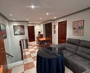 Sala d'estar de Dúplex en venda en Martos amb Aire condicionat, Calefacció i Terrassa
