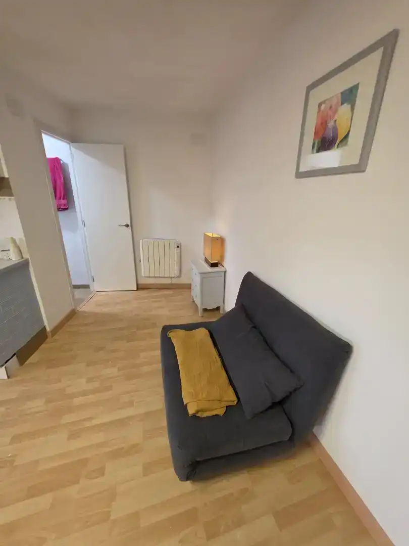 Wohnzimmer von Wohnung zur Miete in Rubielos de Mora mit Parkett, Abstellraum und Waschmaschine