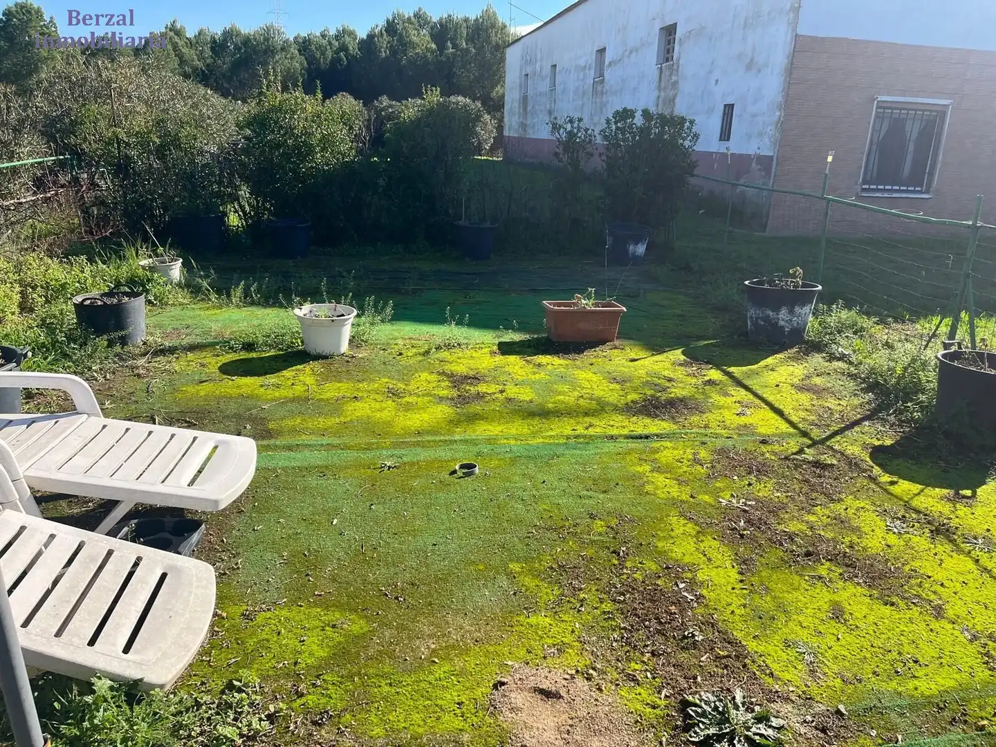 Jardín de Nave industrial en venta en  Logroño