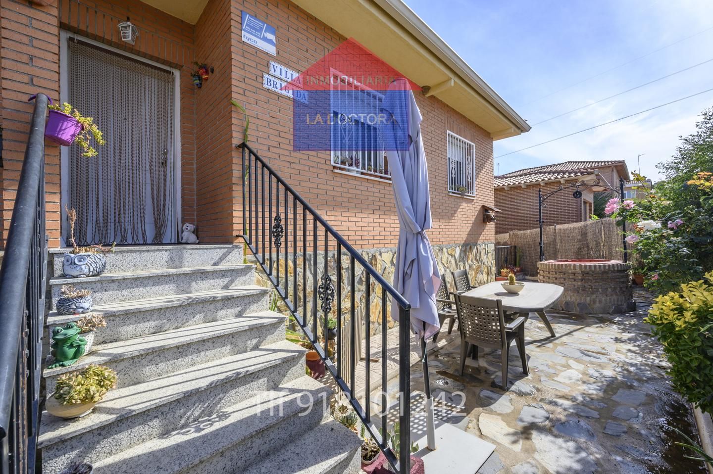 Vista exterior de Casa o xalet en venda en Méntrida amb Calefacció, Terrassa i Piscina