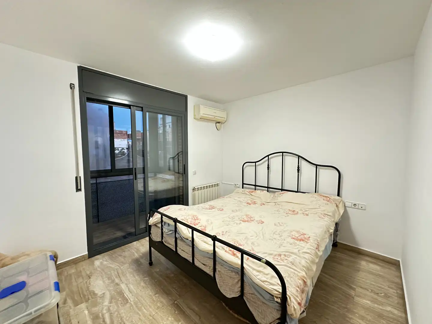 Dormitori de Casa adosada en venda en Badalona amb Aire condicionat, Calefacció i Parquet