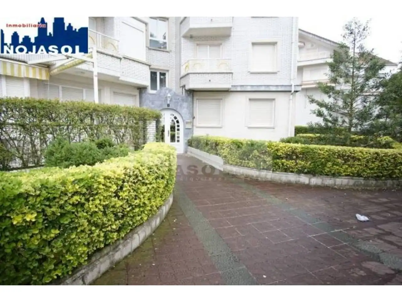 Vista exterior de Apartamento de alquiler en Noja con Calefacción, Terraza y Amueblado