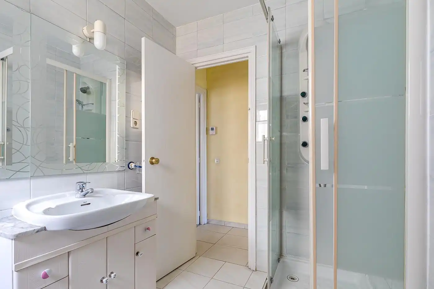 Bathroom of Flat for rent in Madrid  with Heating and Furnished