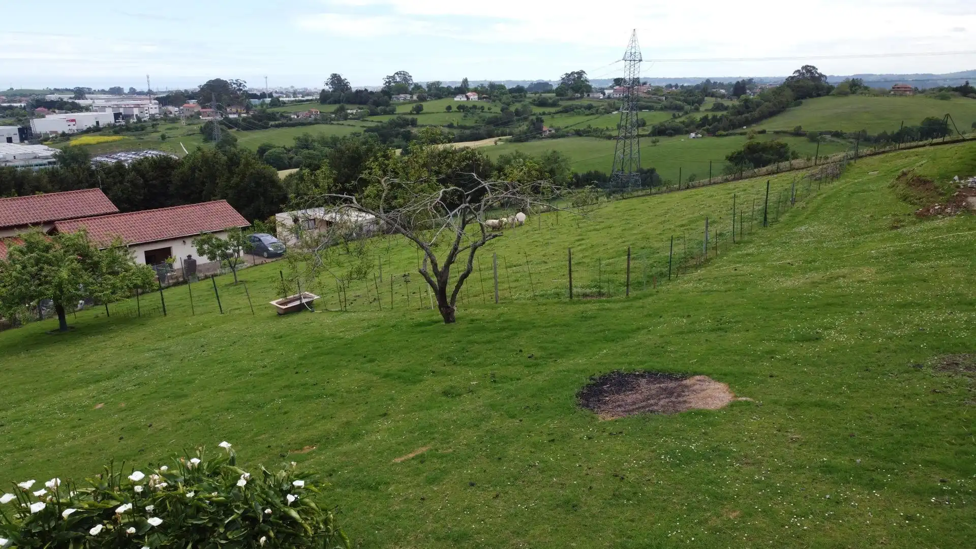 Casa o xalet en venda en Gijón  amb Calefacció, Jardí privat i Traster