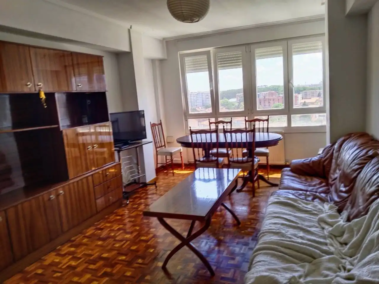 Living room of Flat for rent in Burgos  with Heating, Parquet flooring and Terrace