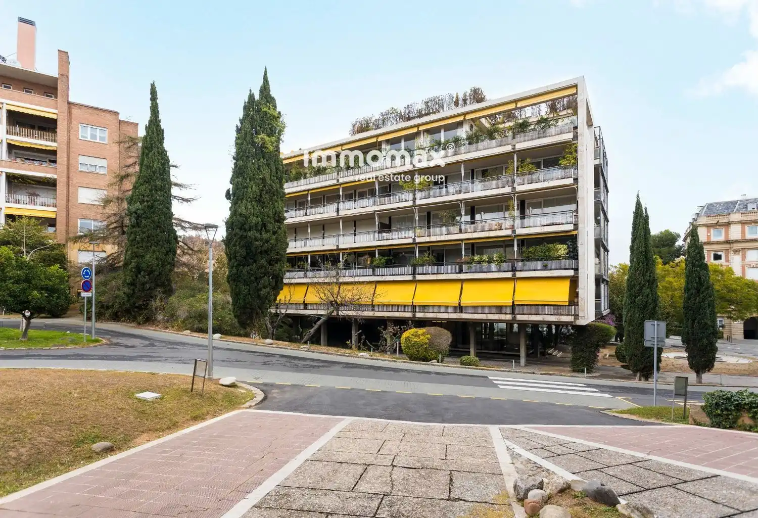 Vista exterior de Àtic de lloguer en Barcelona amb Terrassa i Moblat