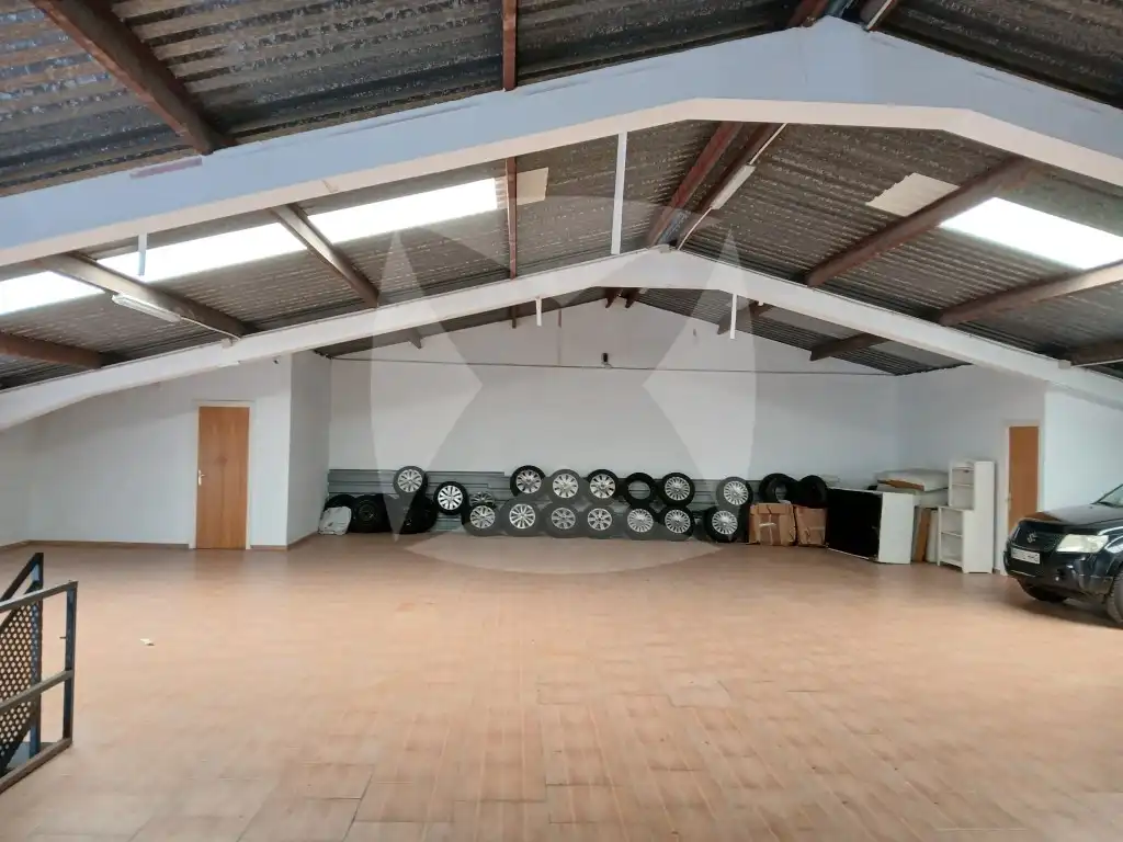 Nau industrial en venda a Calle Cocotero, Maria Auxiliadora - Barriada de Llera