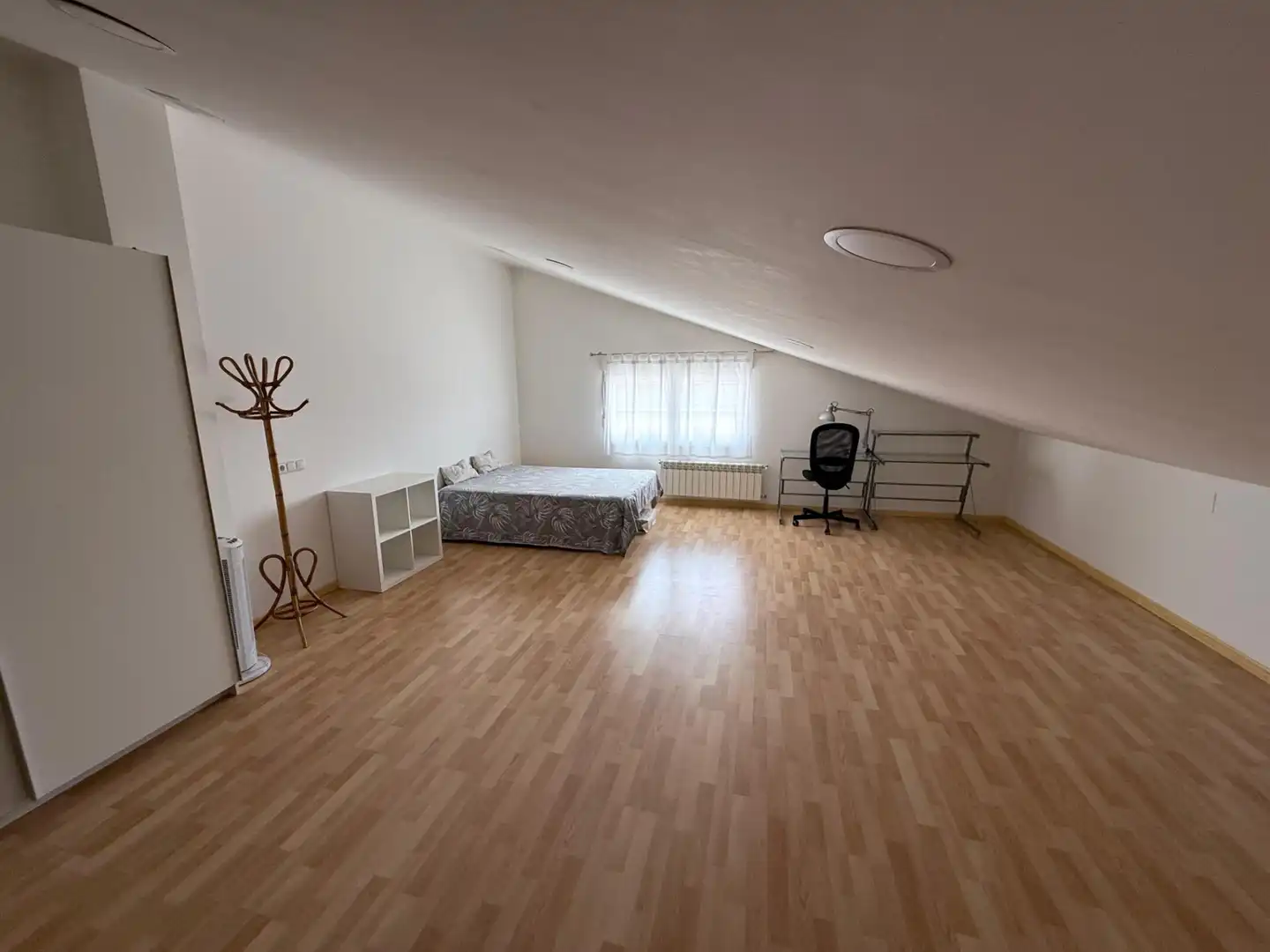 Habitación de Casa o chalet en venta en Sanchonuño con Calefacción, Jardín privado y Trastero