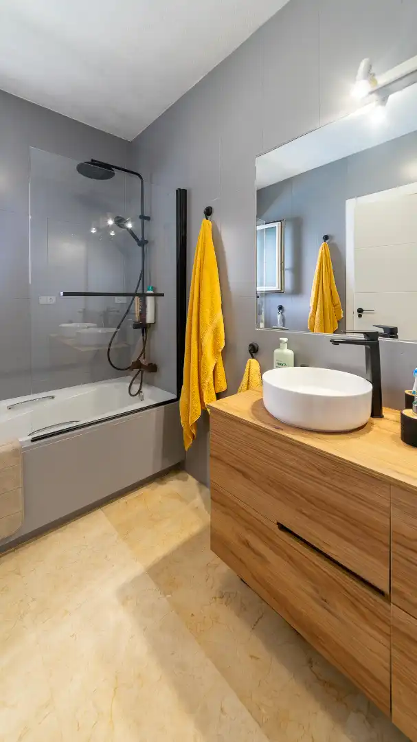 Bany de Casa o xalet en venda en San Miguel de Salinas amb Aire condicionat, Jardí privat i Terrassa