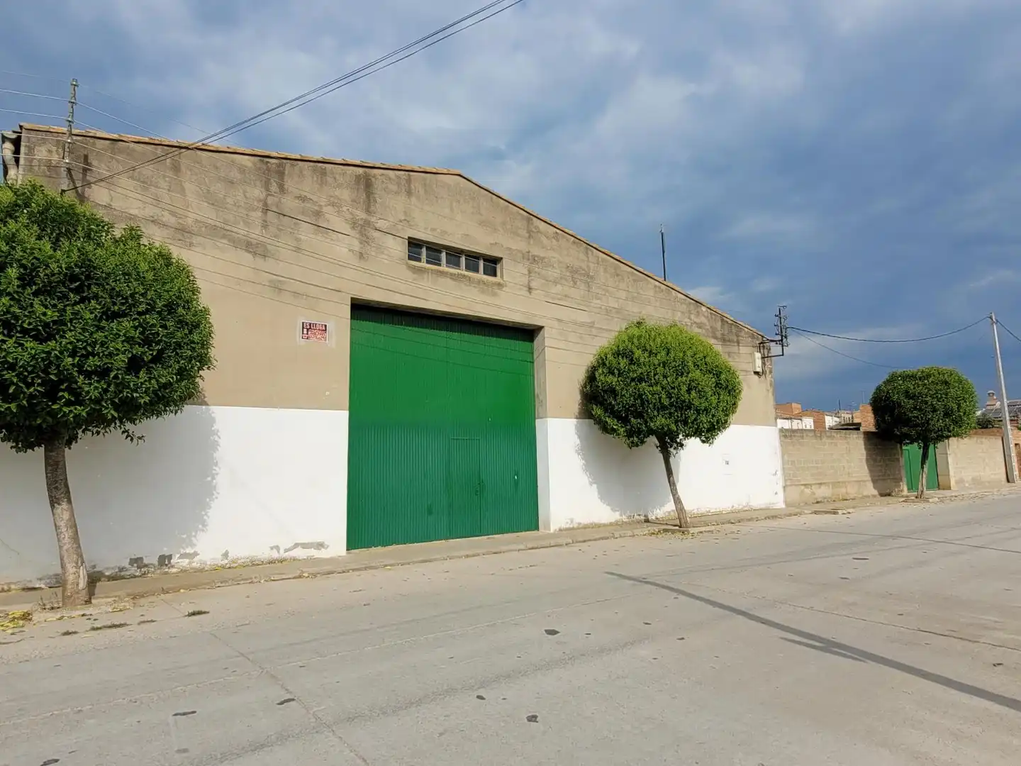 Vista exterior de Nave industrial de alquiler en Bell-lloc d'Urgell