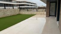 Terrassa de Pis de lloguer en La Moraleja amb Aire condicionat, Jardí privat i Traster