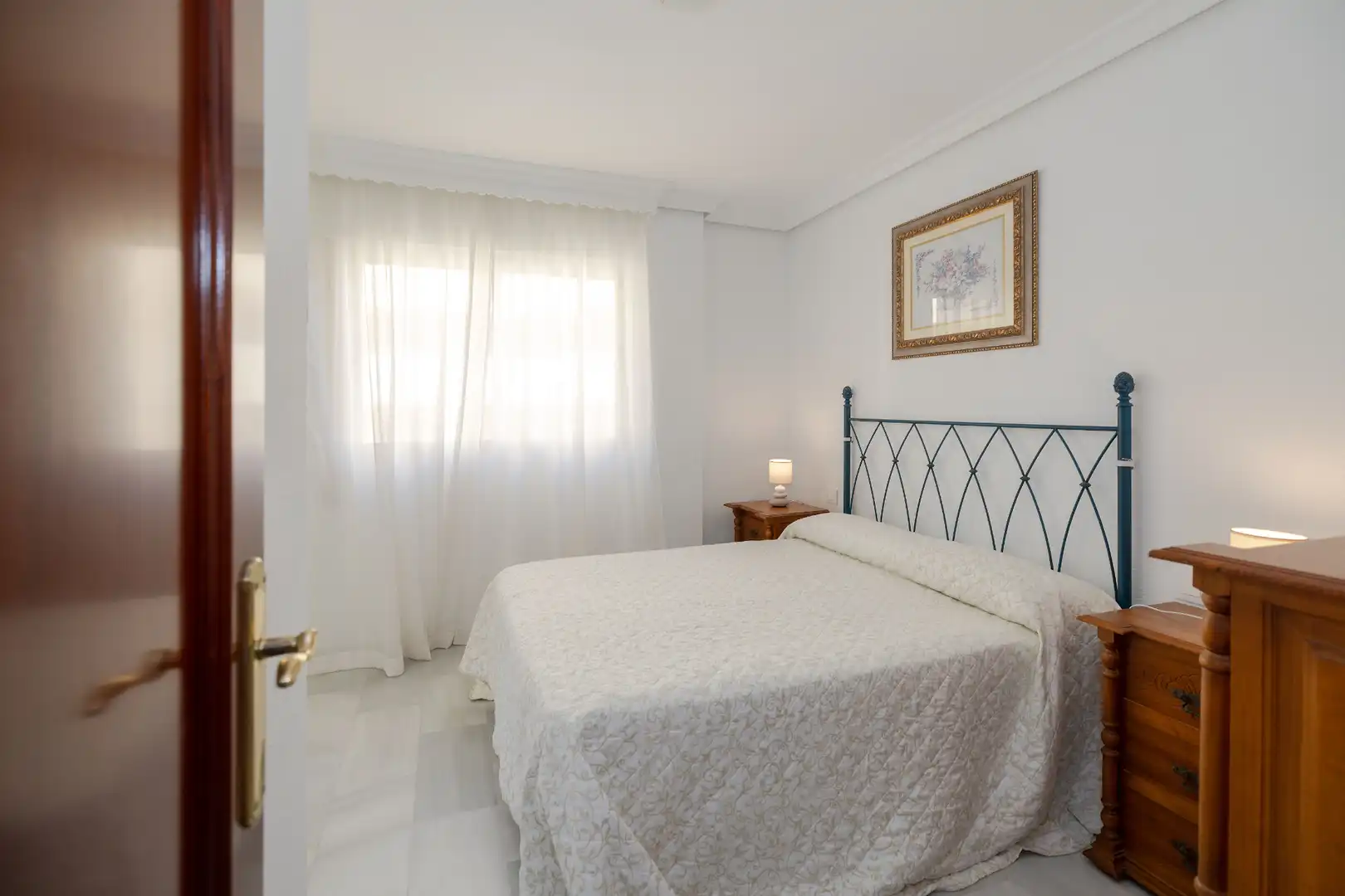 Schlafzimmer von Wohnung zum Verkauf in Marbella mit Klimaanlage und Gemeinschaftspool