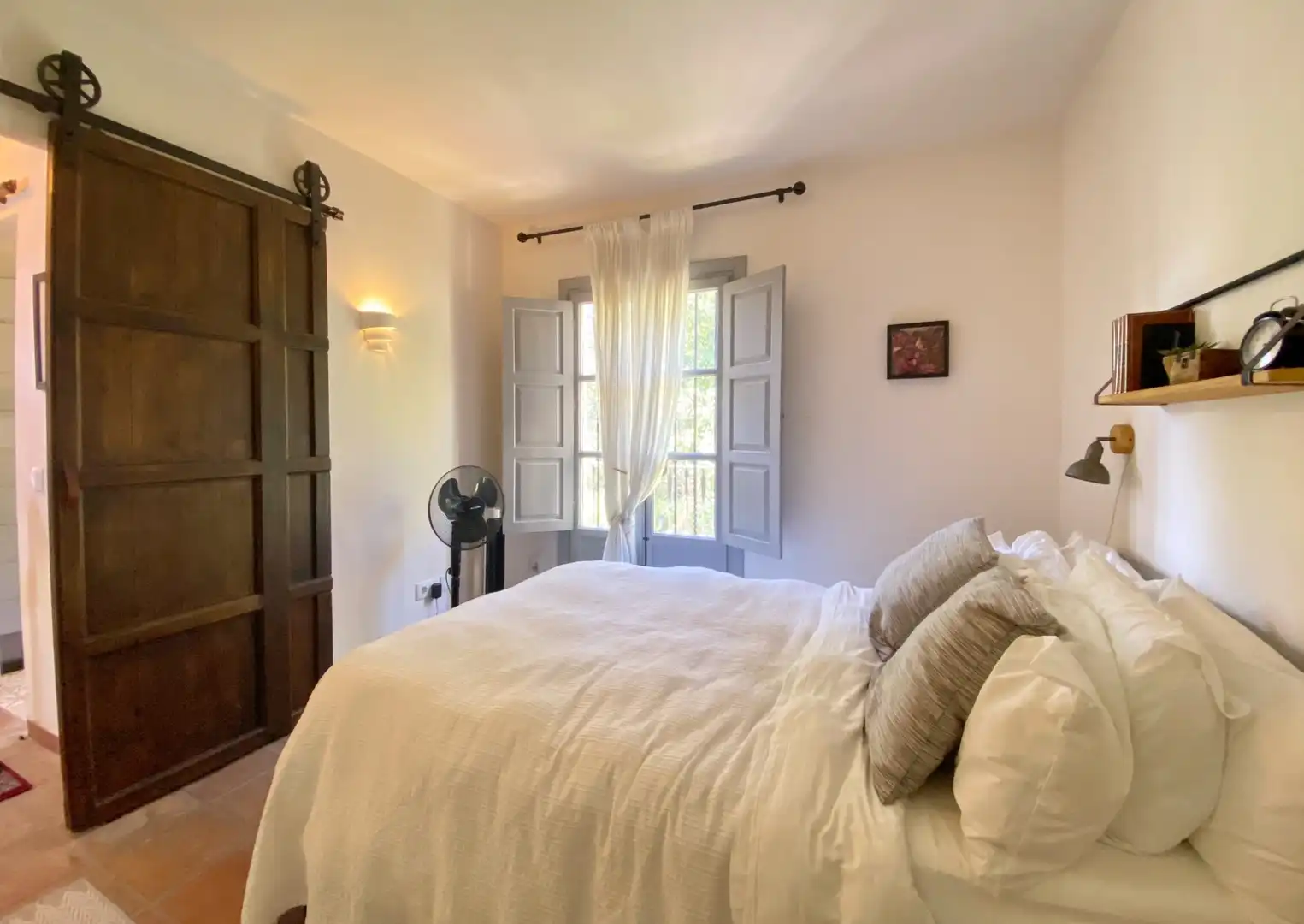 Habitación de Casa adosada en venta en Marbella con Jardín privado, Terraza y Piscina