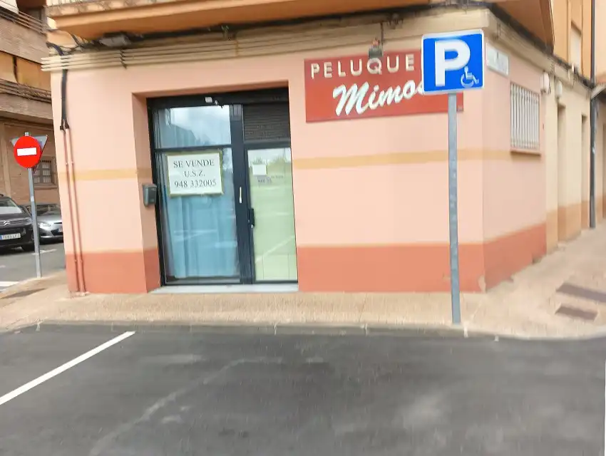 Aparcament de Local en venda en Huarte / Uharte amb Calefacció