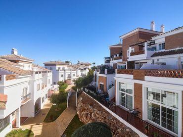 Adosado con piscina en venta en Buenavista - Lauro Golf
