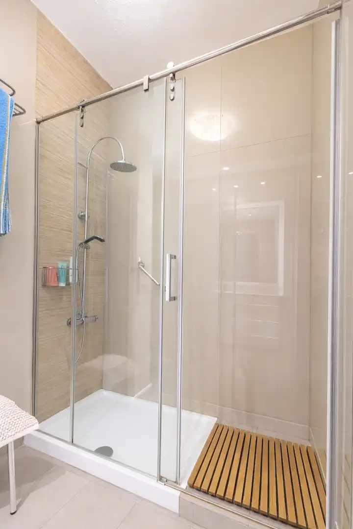 Bathroom of Flat for sale in Madrid  with Air Conditioner, Heating and Terrace