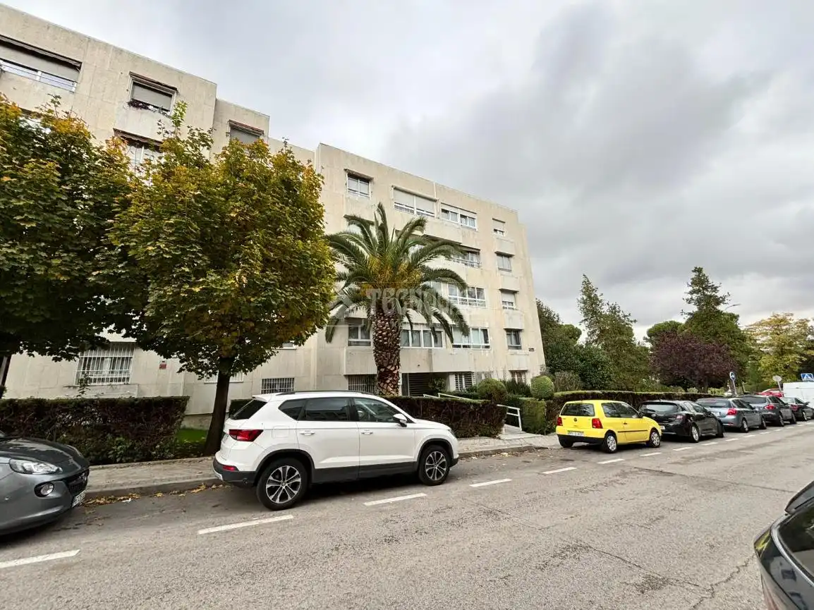 Vista exterior de Piso en venta en Madrid con Aire acondicionado y Parquet