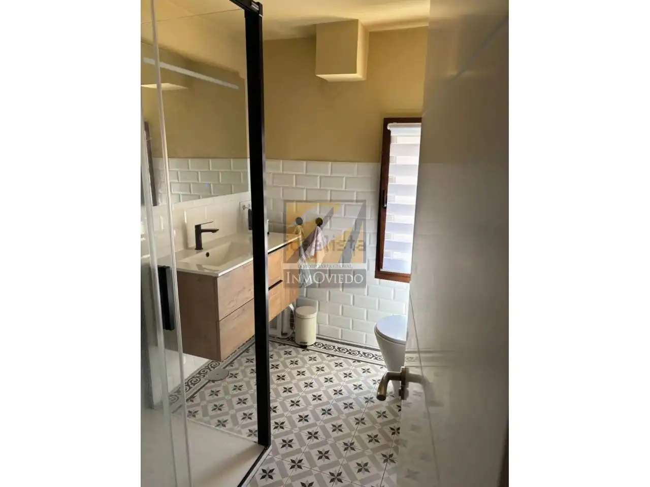 Bathroom of Flat for sale in La Felguera