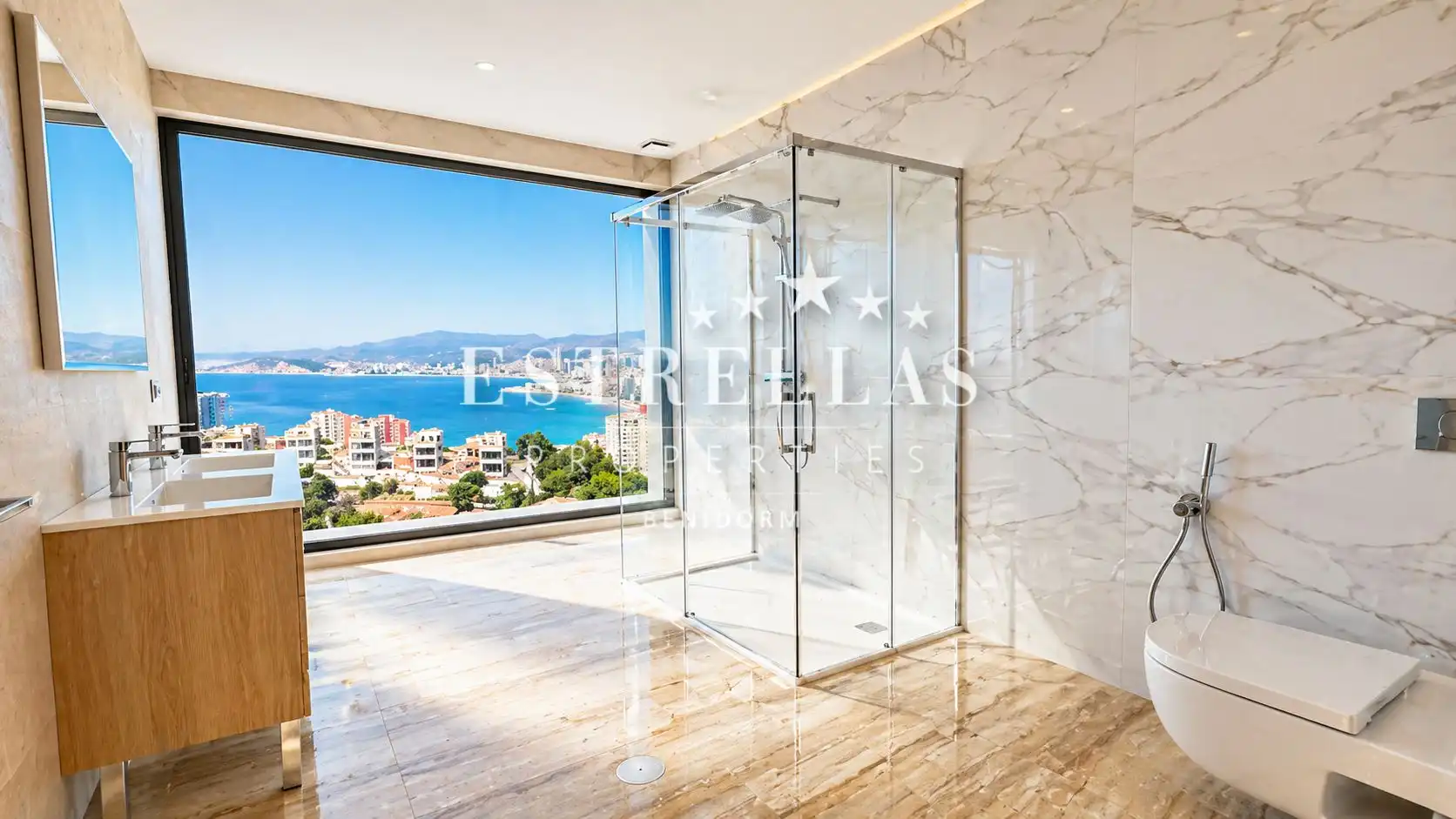 Bany de Casa o xalet en venda en Benidorm amb Aire condicionat, Calefacció i Jardí privat