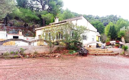 Vista exterior de Casa o xalet en venda en Marines amb Jardí privat, Terrassa i Piscina