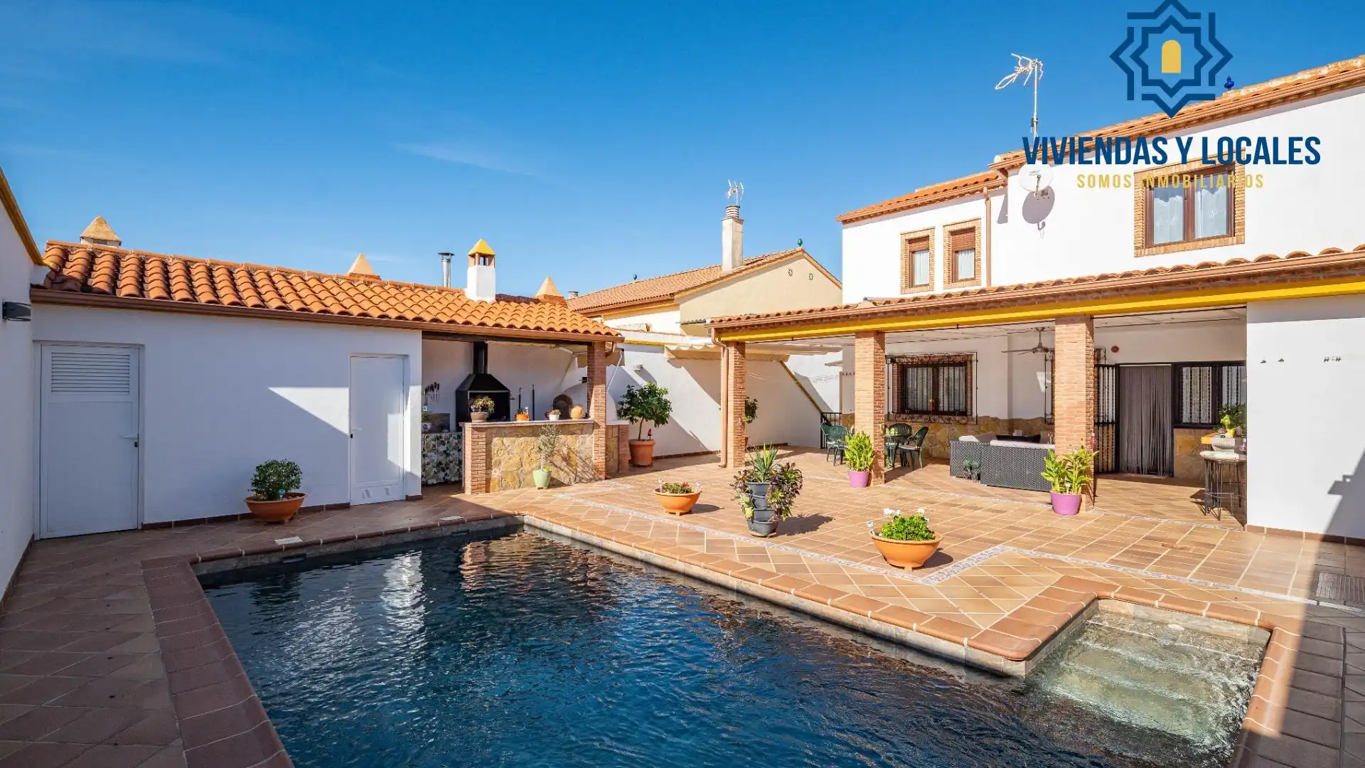 Casa o chalet en venta en Calle HORTENSIA (CHAPARRAL), 16