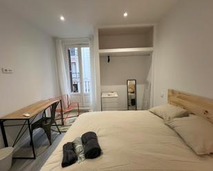 Bedroom of Flat to share in  Madrid Capital  with Air Conditioner, Heating and Washing machine