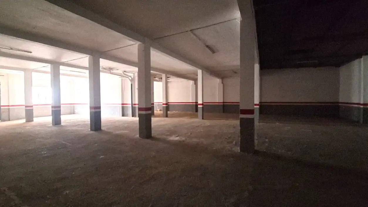 Business premises for sale in Casc Urbà, imagen 2
