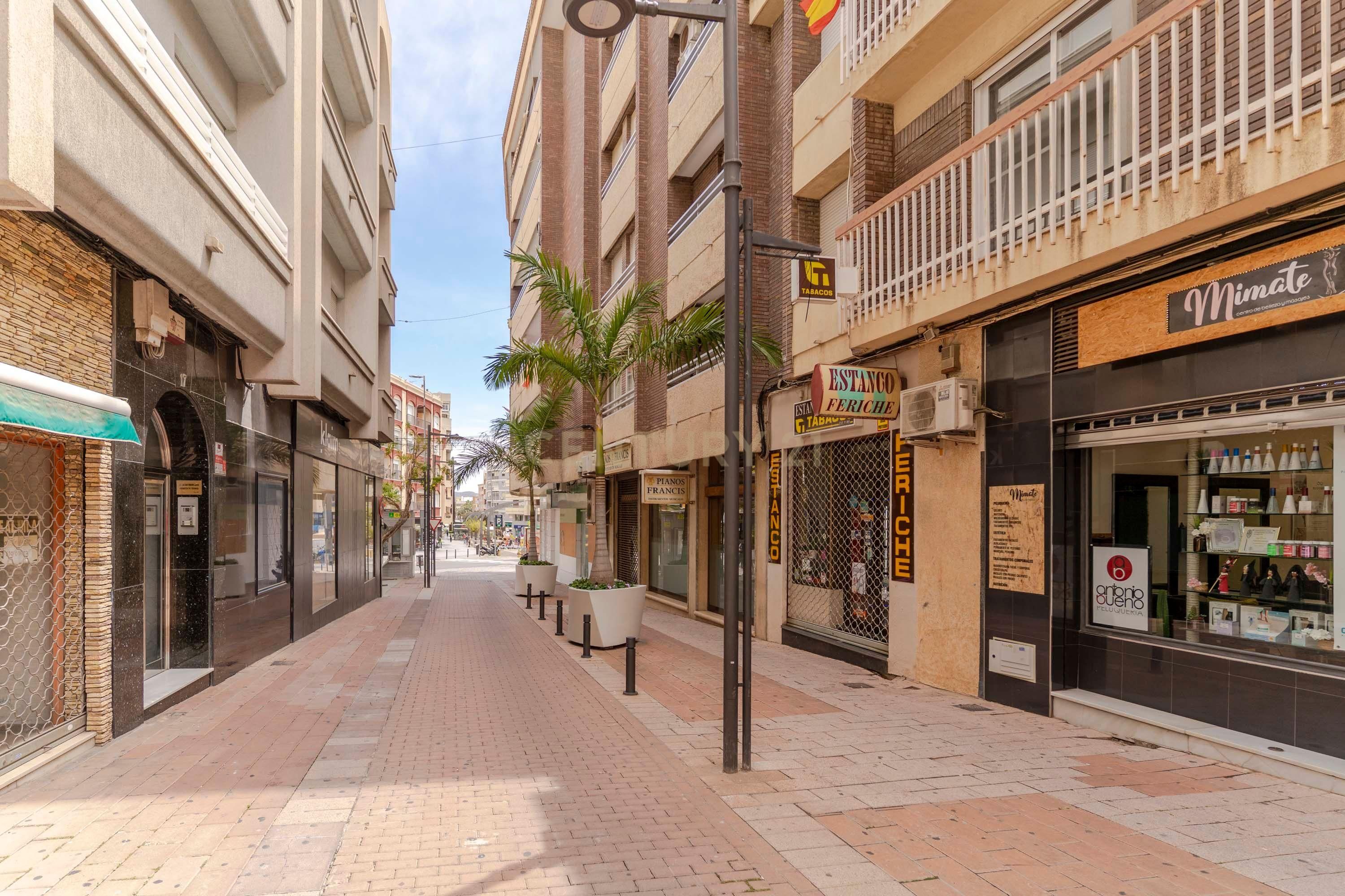 Apartamento en venta en Calle Tejedores, 13, Motril, Spain, 13, Motril  ciudad