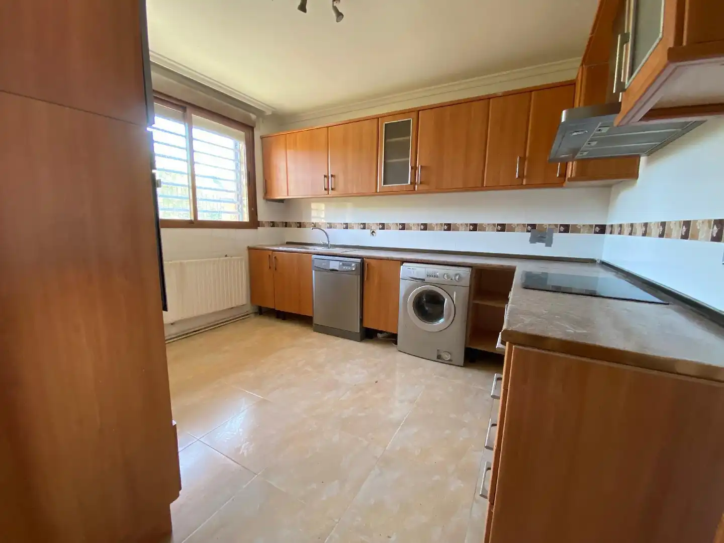 Cuina de Casa o xalet en venda en Condado de Treviño amb Jardí privat, Terrassa i Traster