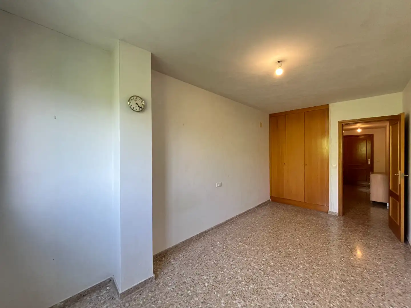 Flat for sale in Faura  with Air Conditioner and Oven