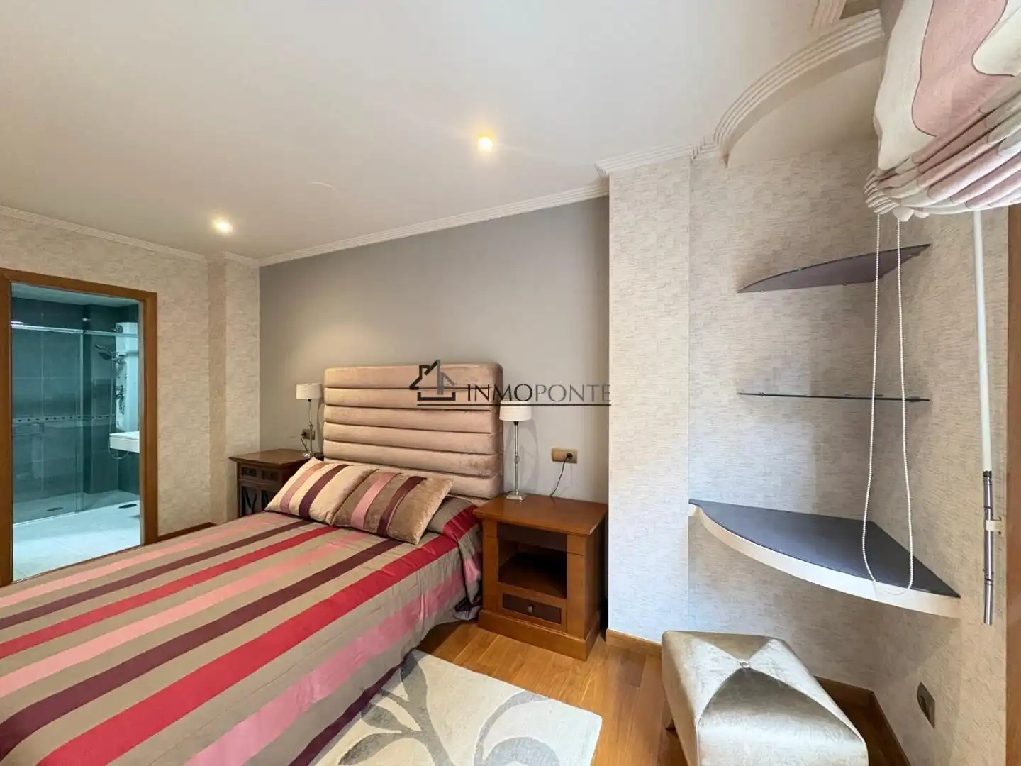 Schlafzimmer von Wohnung zur Miete in Pontevedra Capital  mit Heizung und Möbliert