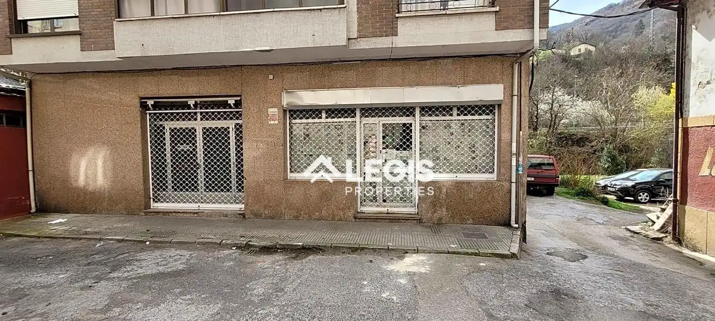 Local en venda en Mieres (Asturias) amb Terrassa