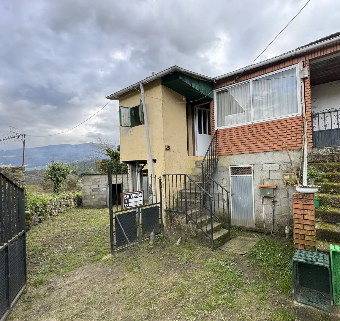 Vista exterior de Casa o chalet en venta en Crecente con Jardín privado, Trastero y Amueblado