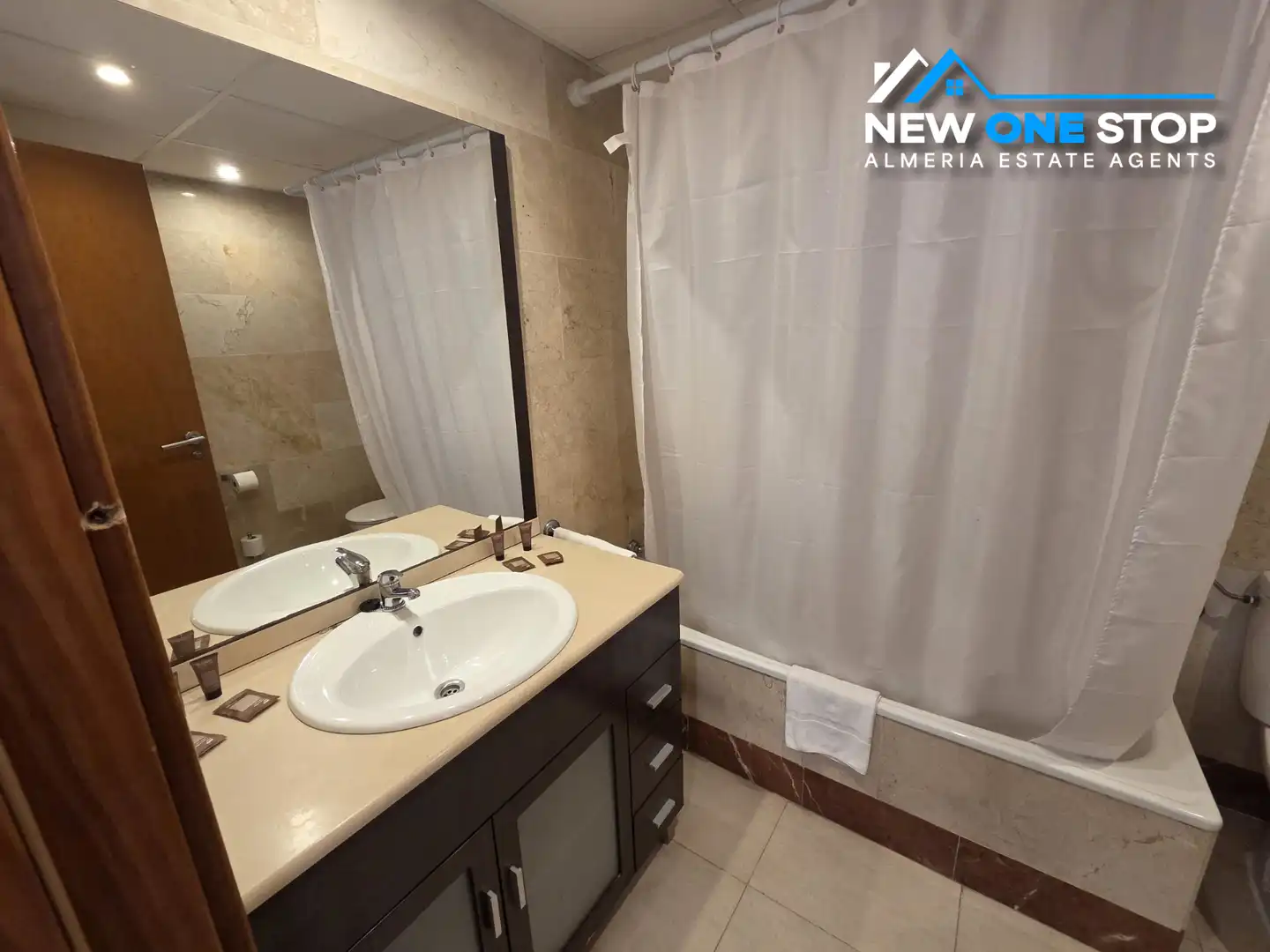 Bany de Apartament en venda en Vera amb Aire condicionat, Calefacció i Terrassa