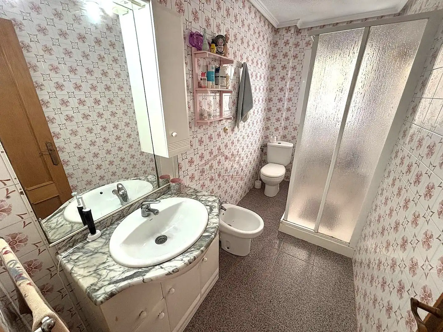 Bathroom of Flat for sale in Elche / Elx  with Furnished, Oven and Balcony