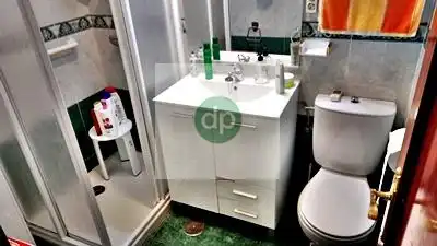 Bany de Pis en venda en Badajoz amb Aire condicionat, Calefacció i Jardí privat