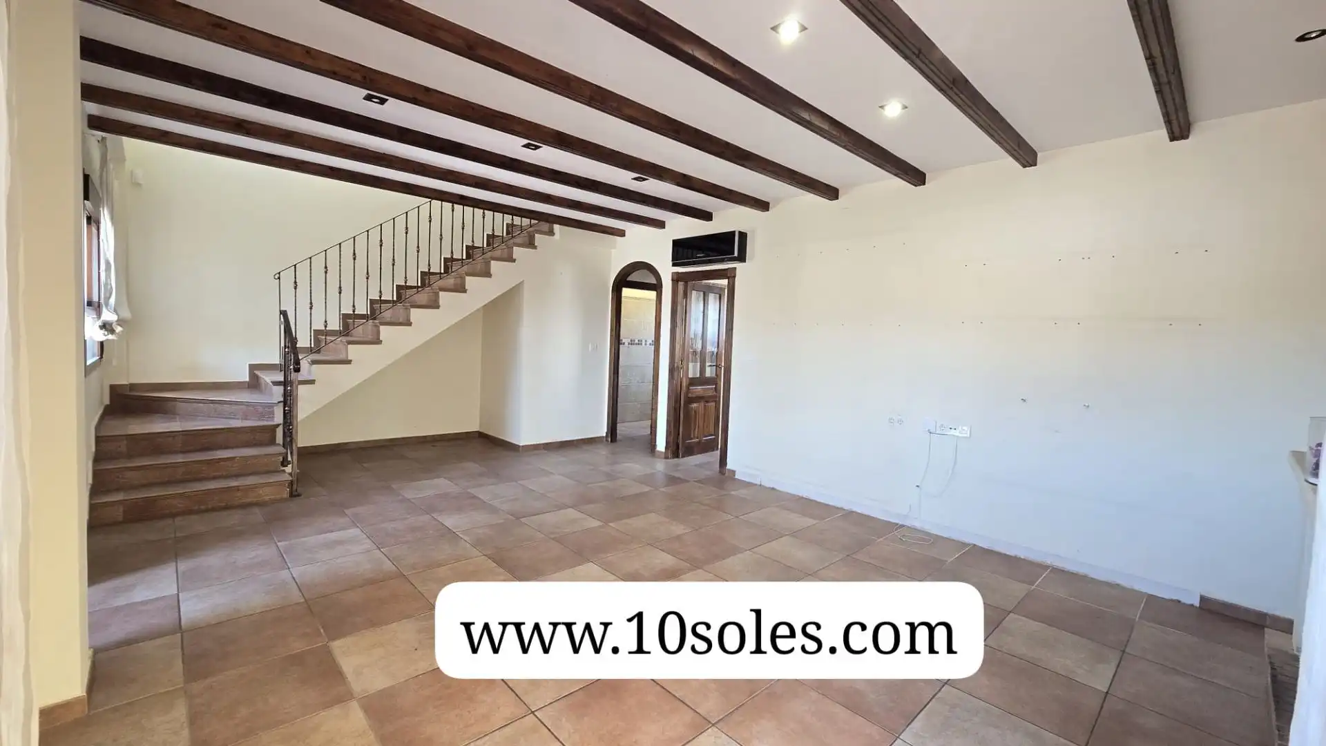 Casa adosada en venta en Bigastro con Terraza, Trastero y Piscina