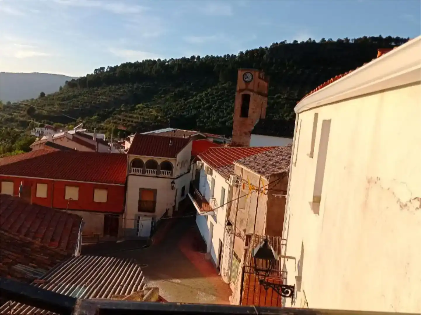 Vista exterior de Casa adosada en venda en Benatae
