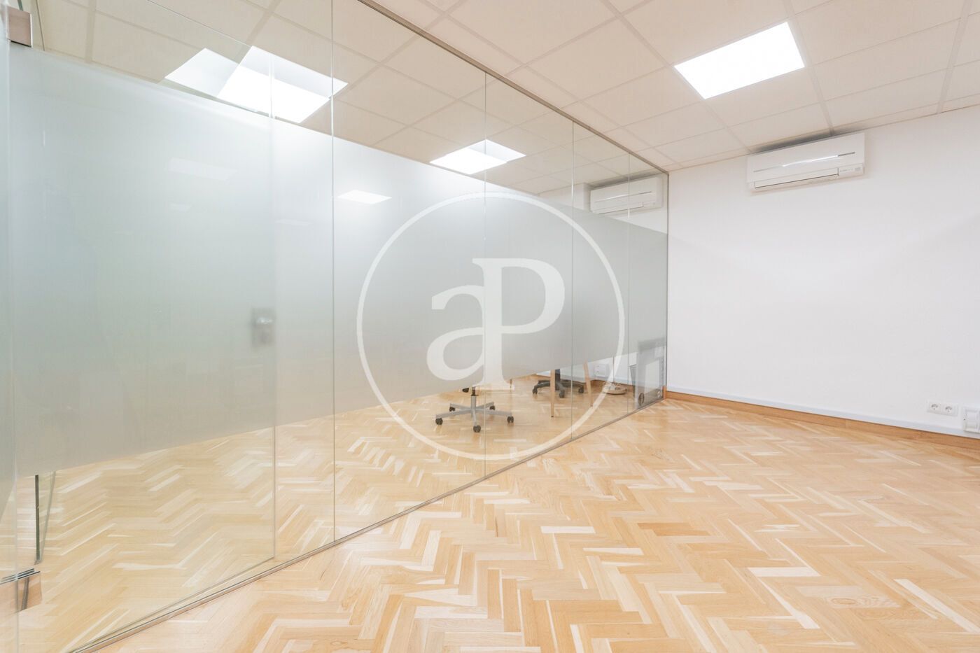 Flat for sale in  Madrid Capital  with Air Conditioner and Heating