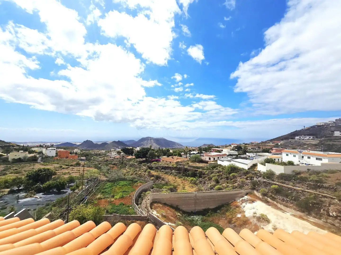 Vista exterior de Casa o xalet en venda en Arona amb Terrassa