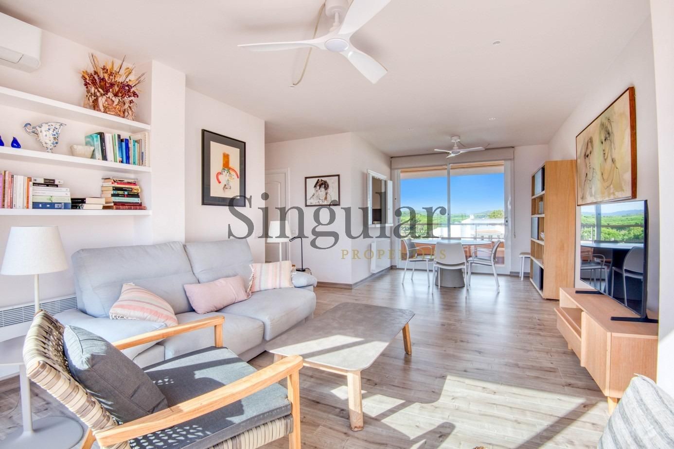 Sala d'estar de Àtic en venda en Pals amb Aire condicionat i Terrassa