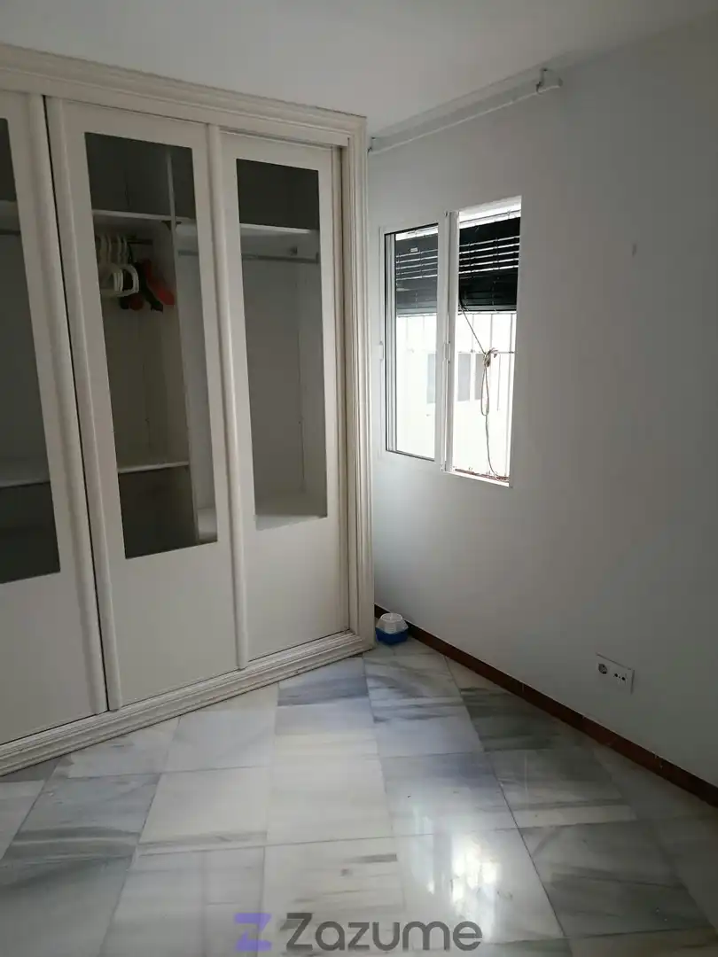 Habitación de Piso de alquiler en Sevilla con Aire acondicionado, Calefacción y Horno