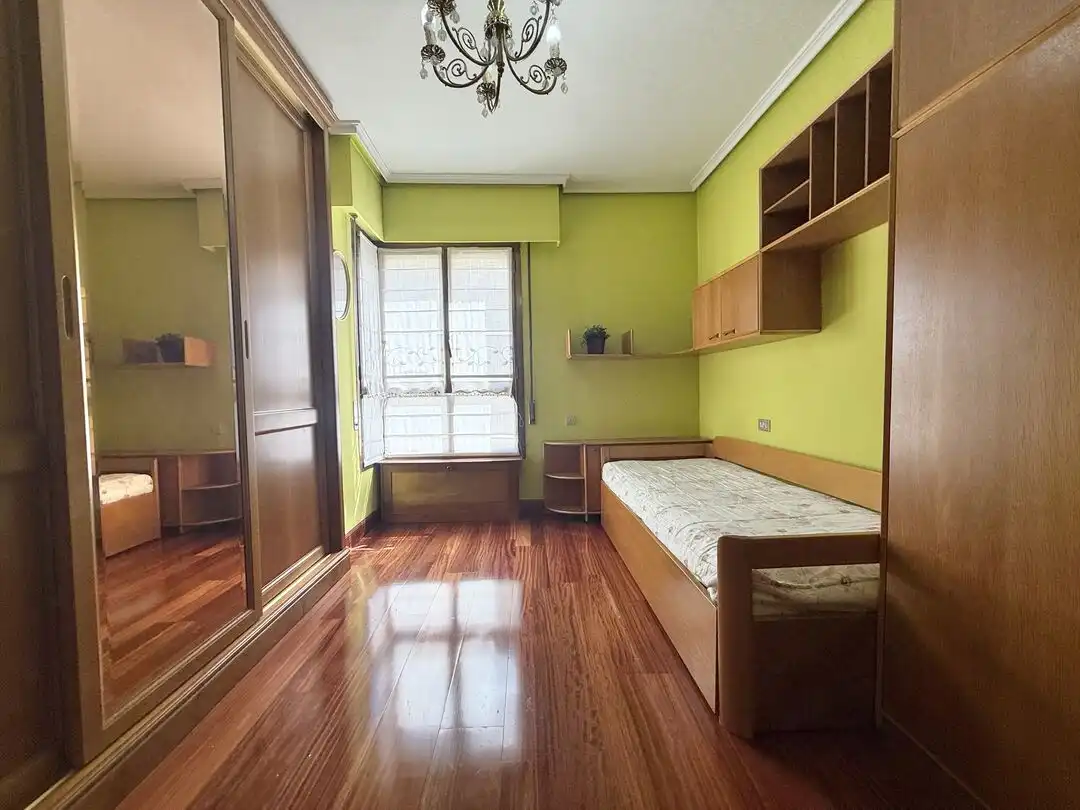Habitación de Piso en venta en Elgoibar con Calefacción, Amueblado y Balcón