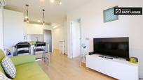 Living room of Flat to rent in  Madrid Capital  with Air Conditioner, Heating and Balcony