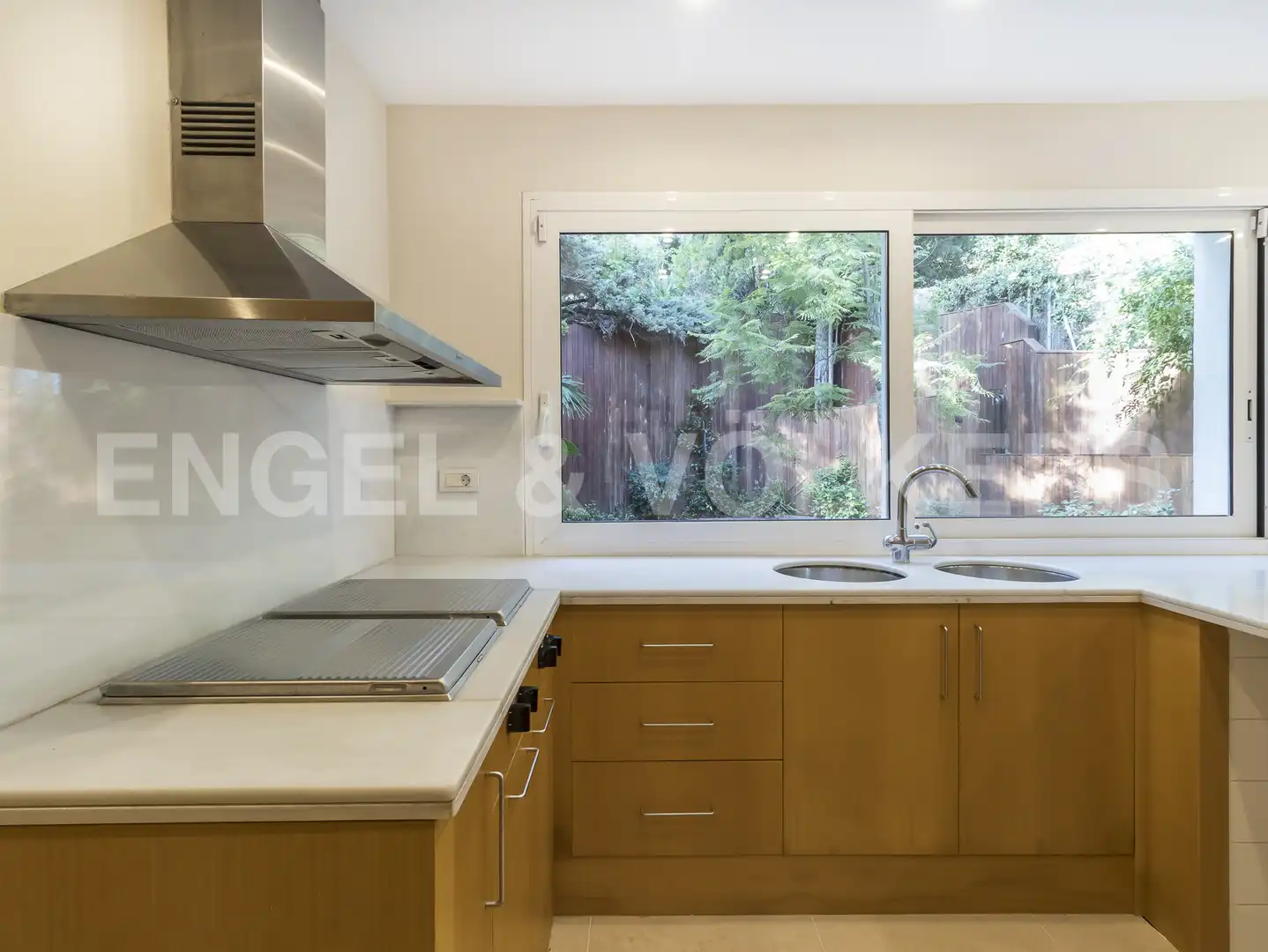Kitchen of Houses for rent in Barcelona  with Air Conditioner, Heating and Private garden