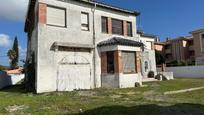 Vista exterior de Casa o xalet en venda en La Línea de la Concepción amb Terrassa