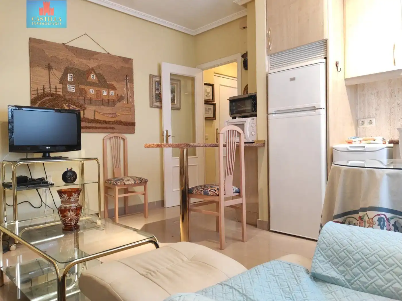 Living room of Flat for rent in Ávila  with Heating, Storage room and Furnished